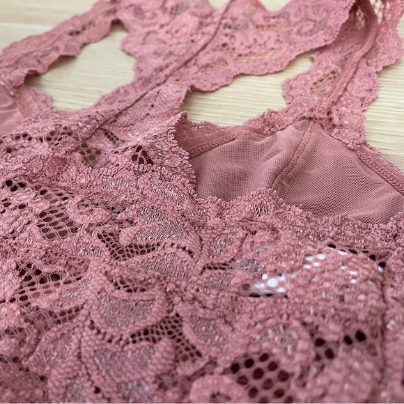 Express Lace Bralette - Picture 3 of 5